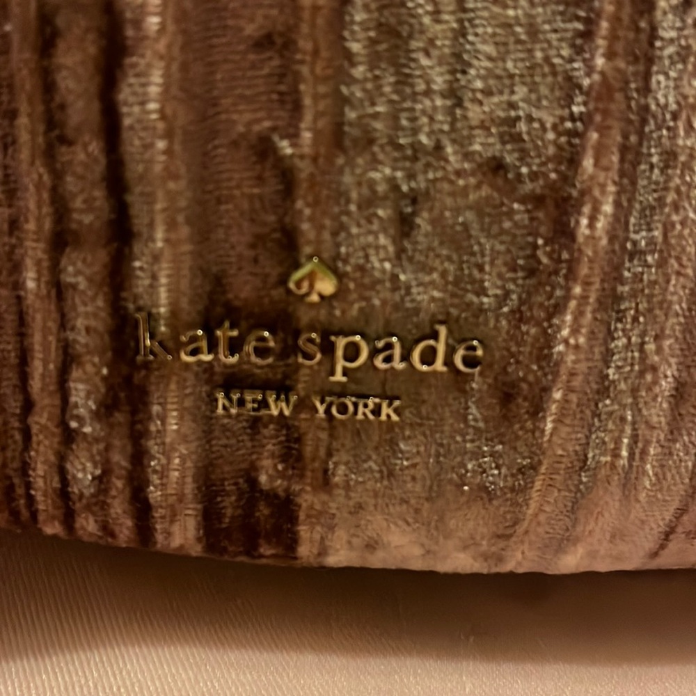 NWT Kate Spade Baguette in Pomegranate Crushed Velvet with Bow - Picture 5 of 6